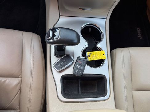 Used 2014 Jeep Grand Cherokee Limited w/ Trailer Tow Group IV RWD image 16