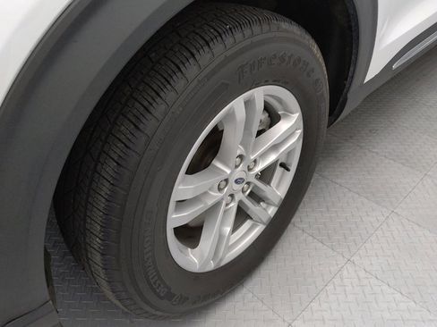 Used 2022 Ford Explorer XLT AWD/4WD image 31
