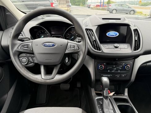 Used 2017 Ford Escape SE w/ Equipment Group 201A AWD/4WD image 16