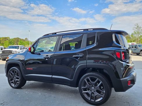 Used 2022 Jeep Renegade Latitude w/ Convenience Group AWD/4WD image 5