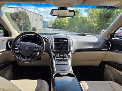 Used 2016 Lincoln MKX Reserve w/ Climate Package image 30