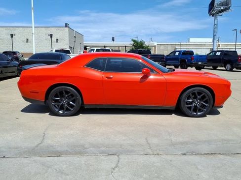 Used 2020 Dodge Challenger SXT w/ Blacktop Package RWD image 4