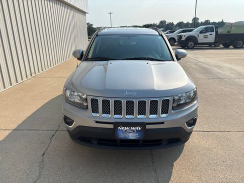 Used 2017 Jeep Compass High Altitude AWD/4WD image 2