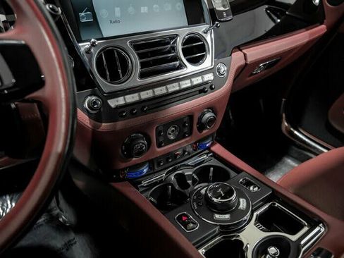 Used 2016 Rolls-Royce Dawn image 30