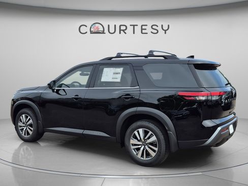 New 2026 Nissan Pathfinder SL FWD image 4