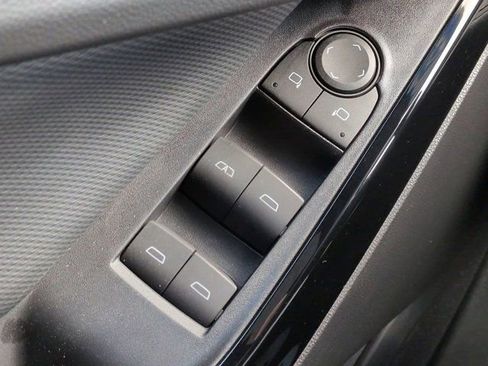Used 2025 Chevrolet Equinox LT w/ Safety and Technology Package FWD image 22