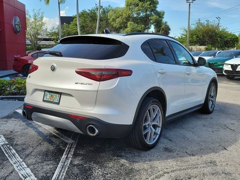 Used 2018 Alfa Romeo Stelvio Ti Sport image 3