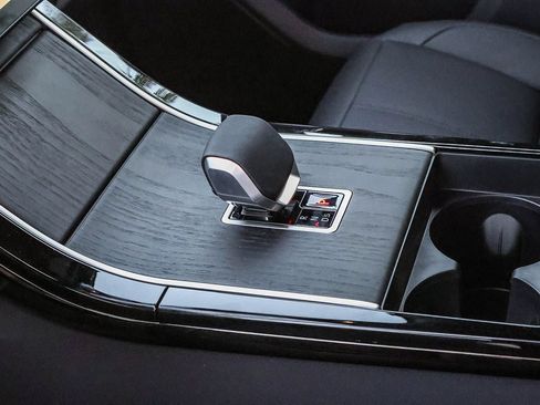 New 2026 Land Rover Range Rover Velar S AWD/4WD image 28