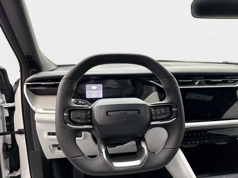 New 2026 Jeep Cherokee Laredo AWD/4WD image 17