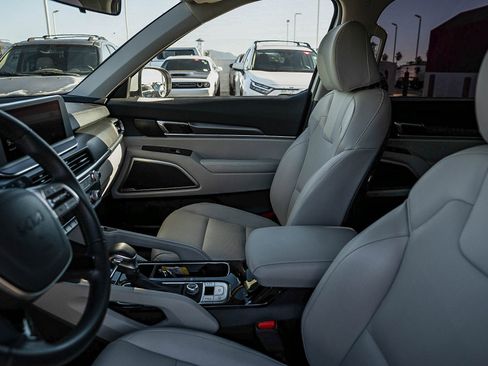 Used 2022 Kia Telluride S image 19