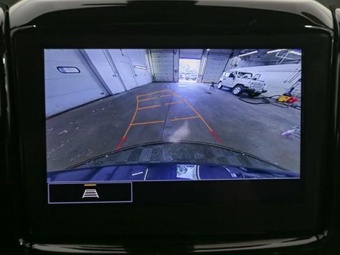Used 2023 Chevrolet Traverse LT AWD/4WD image 27