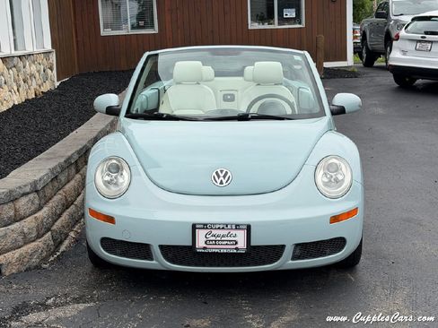 Used 2010 Volkswagen Beetle Final Edition FWD image 13