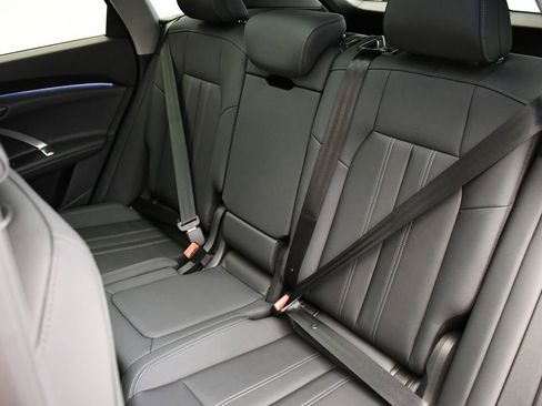 Used 2025 Audi Q5 Premium w/ Convenience Package image 43