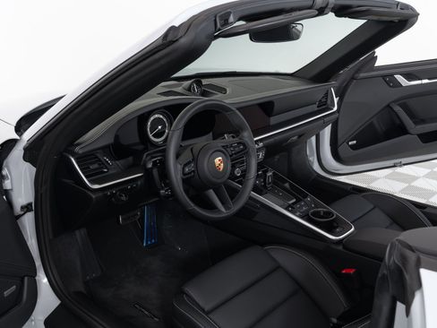 Used 2024 Porsche 911 Carrera 4S image 13