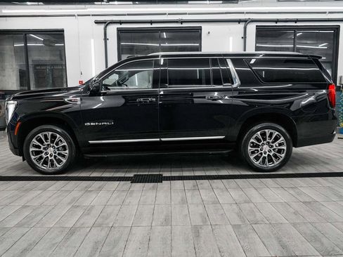 Used 2025 GMC Yukon XL Denali image 4