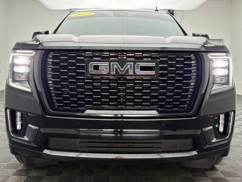 Used 2023 GMC Yukon XL Denali Ultimate w/ LPO, Floor Liner Package AWD/4WD image 17
