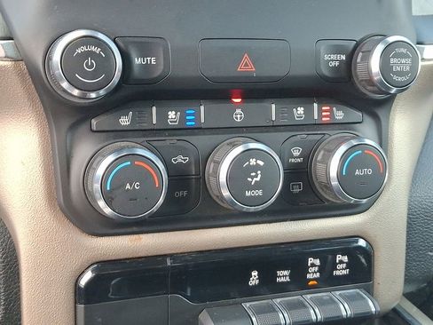 Used 2022 RAM 1500 Laramie AWD/4WD image 17