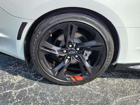 Used 2023 Chevrolet Camaro LT w/ Technology Package RWD image 7