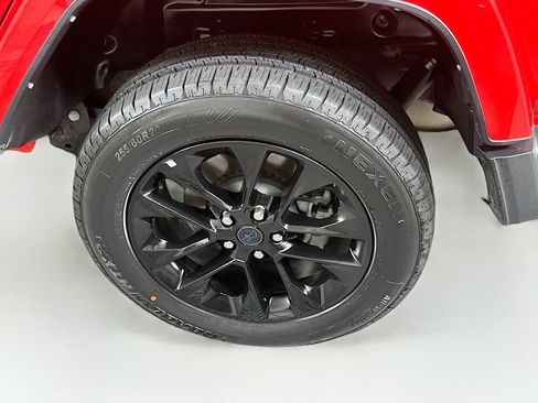 Used 2024 Jeep Wrangler Unlimited Sahara AWD/4WD image 11