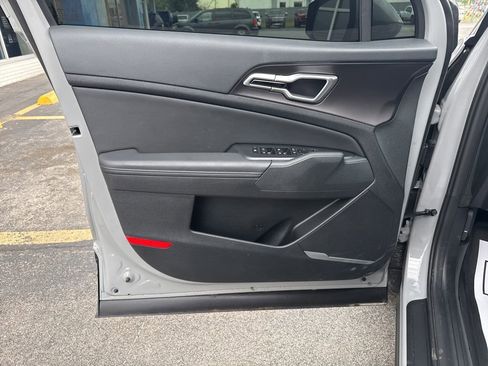 Used 2026 Kia Sportage EX FWD image 11