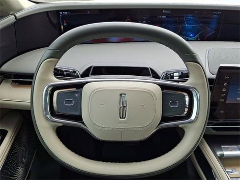 Certified 2025 Lincoln Nautilus Reserve AWD/4WD image 20