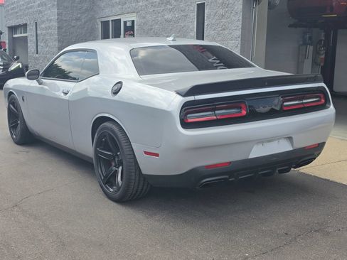 Used 2022 Dodge Challenger SRT Hellcat w/ Plus Package RWD image 6