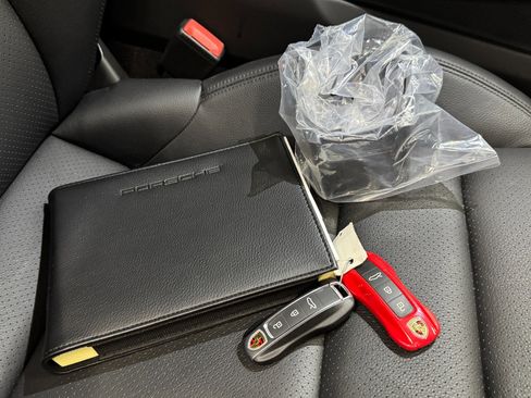 Used 2022 Porsche 911 Carrera image 75