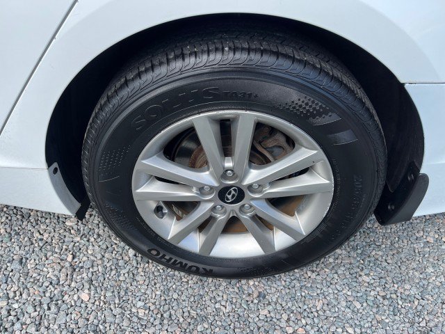 Used 2015 Hyundai Sonata SE FWD image 11