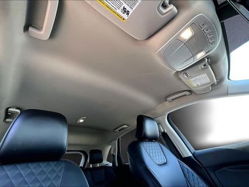 Used 2024 Ford Edge Titanium image 17