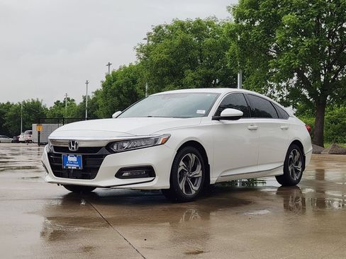 Used 2018 Honda Accord EX image 3