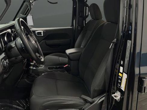Used 2022 Jeep Wrangler Unlimited Sport image 9