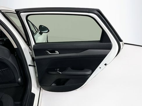 Used 2025 Kia K5 LXS image 27