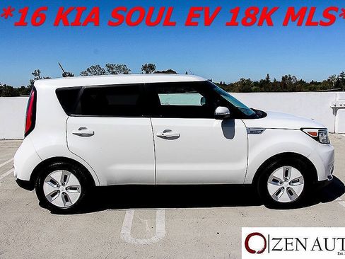 Used 2016 Kia Soul EV FWD image 5