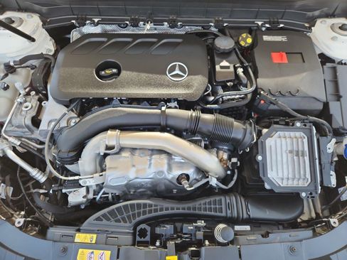 Used 2025 Mercedes-Benz GLB 250 image 22