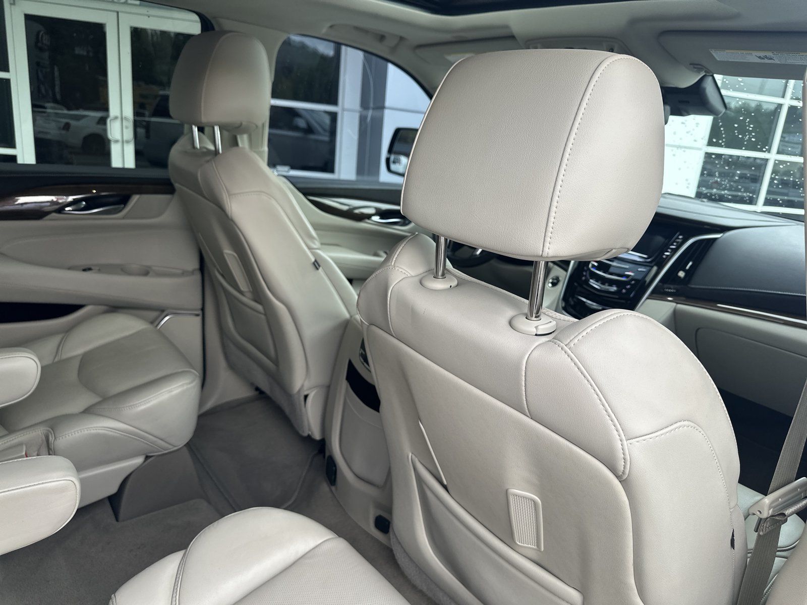 Used 2020 Cadillac Escalade Luxury AWD/4WD image 26