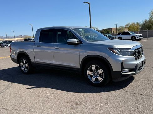 Used 2025 Honda Ridgeline RTL image 3
