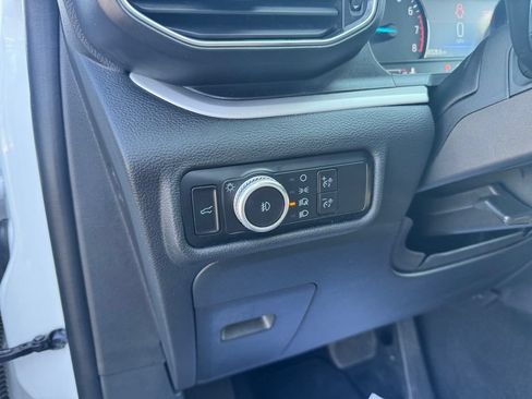 Used 2023 Ford Explorer XLT w/ Equipment Group 202A AWD/4WD image 4