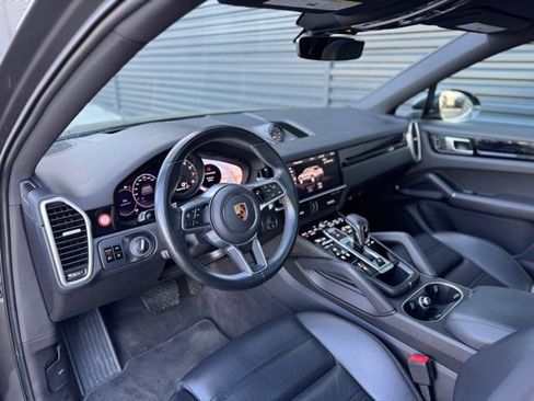 Used 2021 Porsche Cayenne Coupe AWD/4WD image 4