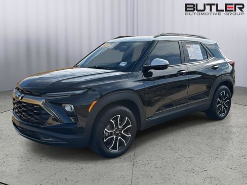 Used 2025 Chevrolet TrailBlazer ACTIV w/ Convenience Package image 2
