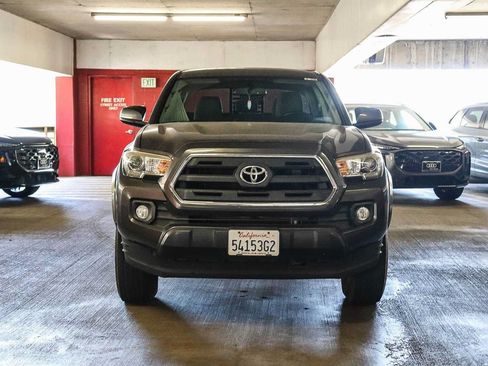 Used 2016 Toyota Tacoma SR5 w/ SR5 Appearance Package (SN) RWD image 6