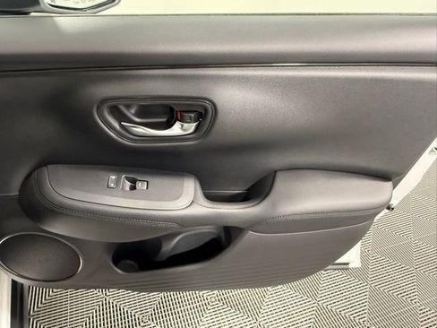 Used 2023 Honda HR-V LX image 45