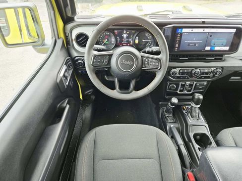 Certified 2024 Jeep Wrangler Unlimited w/ Convenience Group AWD/4WD image 11