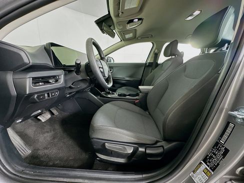 Used 2025 Kia K4 LXS image 13