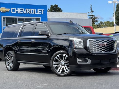 Used 2019 GMC Yukon XL Denali w/ Denali Ultimate Package AWD/4WD image 2