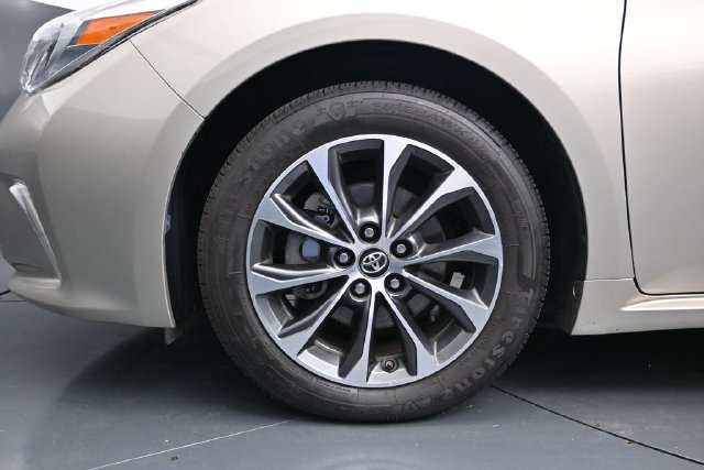 Used 2016 Toyota Avalon XLE FWD image 16