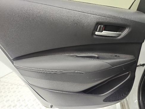 Used 2025 Toyota Corolla XLE FWD image 9