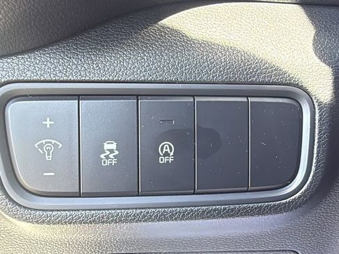 Used 2025 Kia Soul LX w/ LX Technology Package image 18