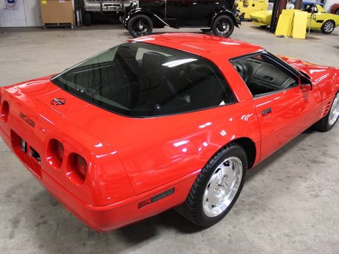 Used 1993 Chevrolet Corvette Coupe RWD image 19