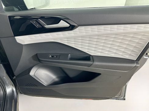 Certified 2023 Volkswagen Taos S FWD image 39