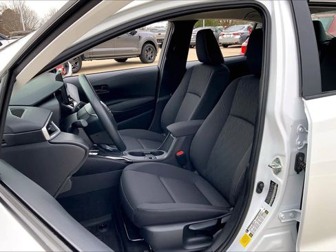 Used 2025 Toyota Corolla LE image 7